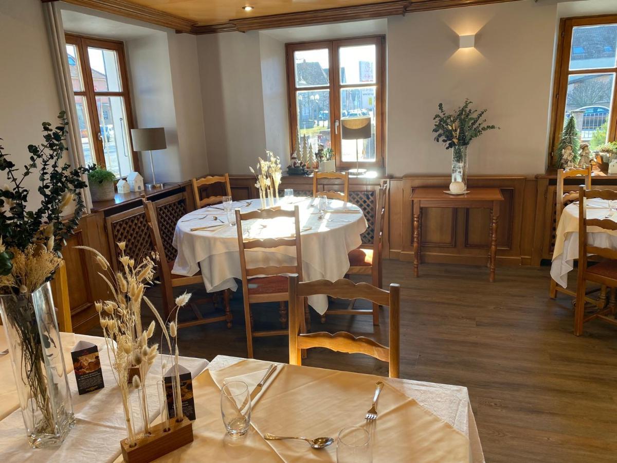 Logis Hotel Restaurant Au Lion Rouge Bartenheim Eksteriør bilde
