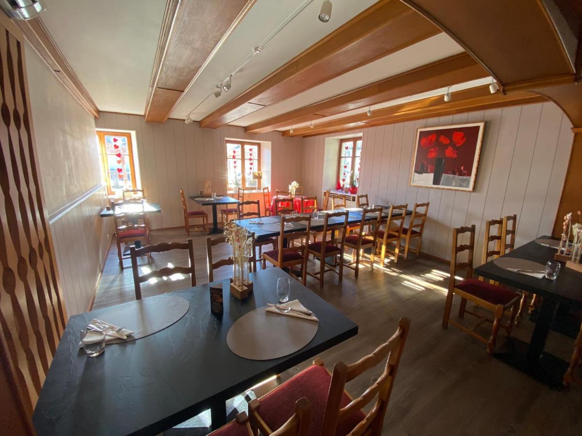 Logis Hotel Restaurant Au Lion Rouge Bartenheim Eksteriør bilde